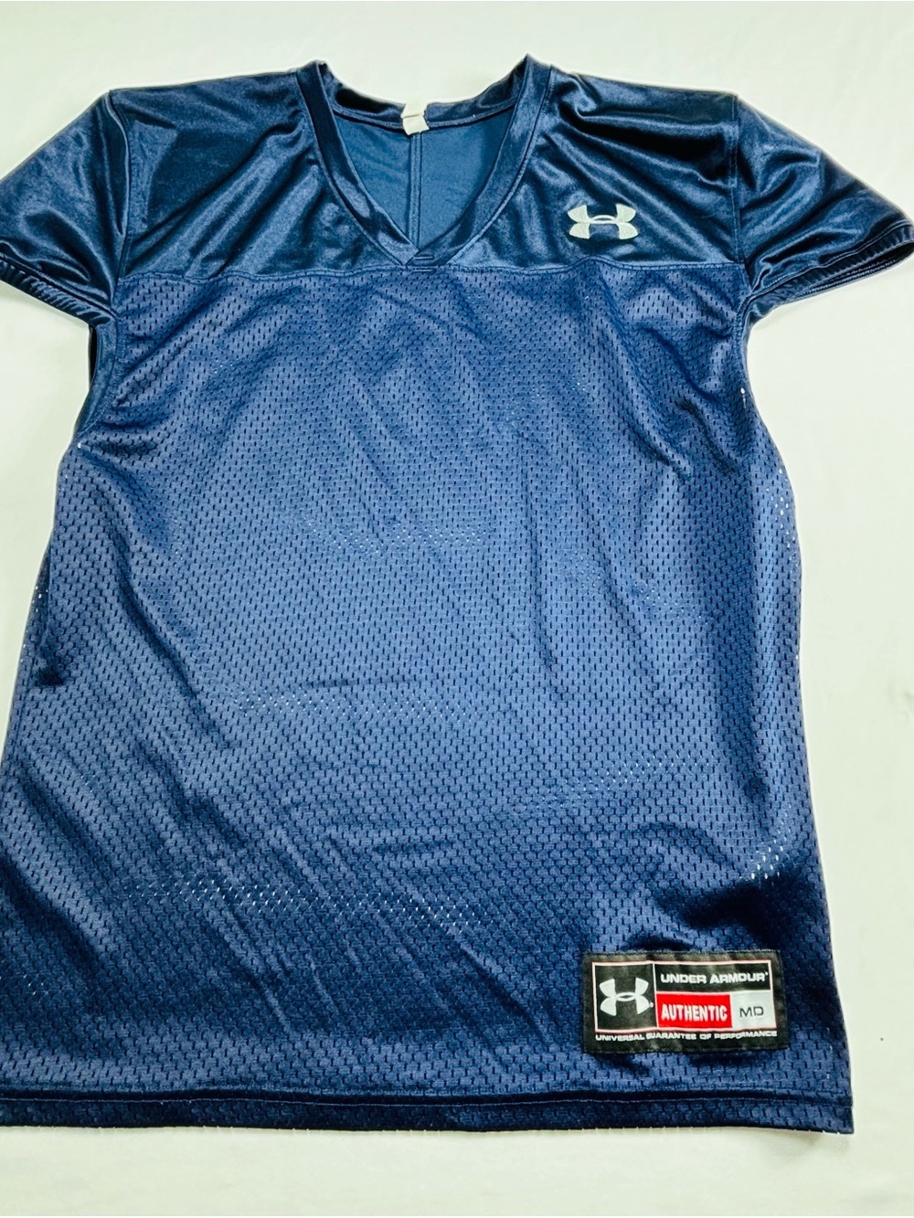 Under Armour Men’s Navy V-Neck Performance Jersey M544